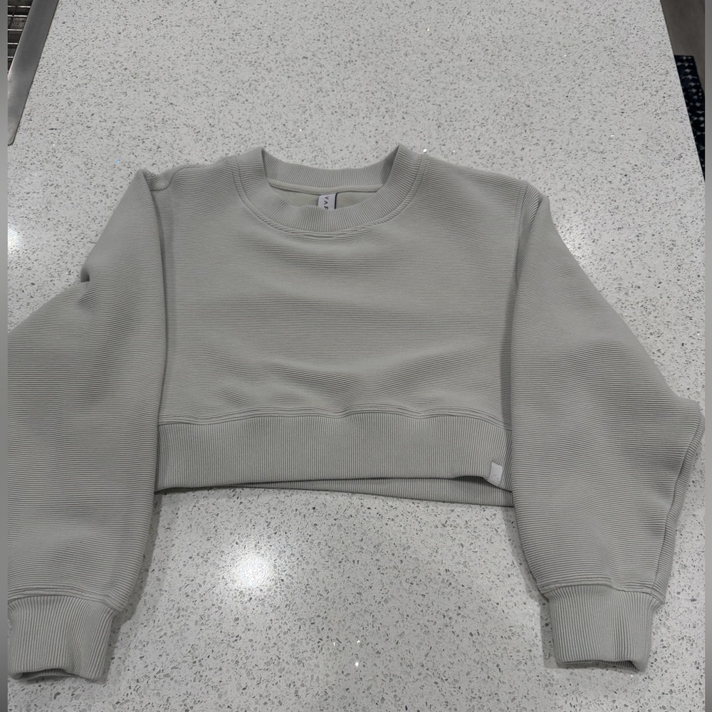 Varley Cropped Ribbed Sweatshirt in Light Grey